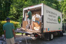 Best Garage Cleanout  in Apple Mountain Lake, VA